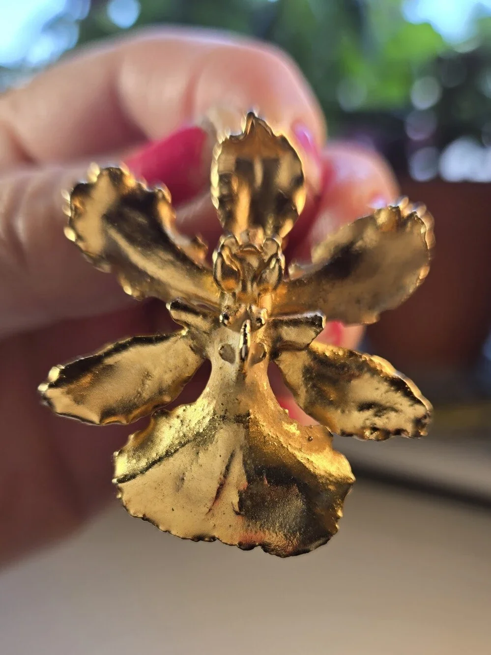 Source Unknown gold tone